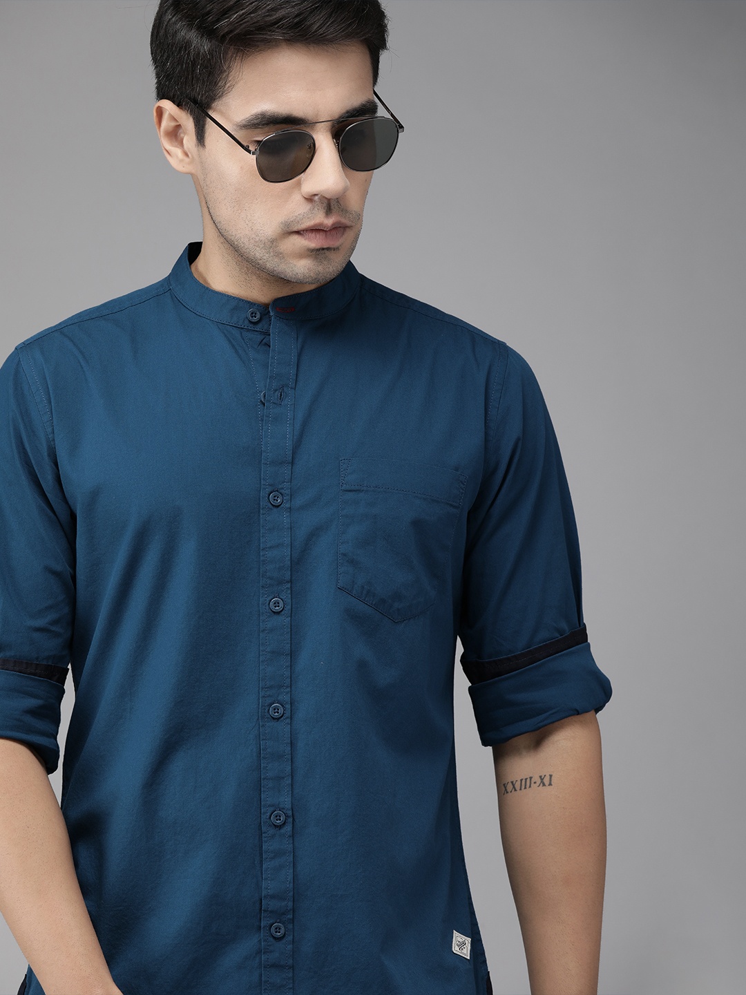 

Roadster Men Navy Blue Regular Fit Solid Casual Shirt