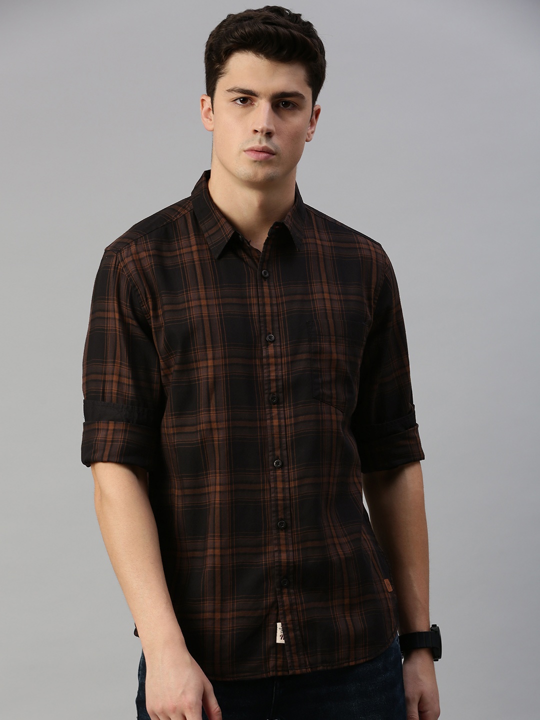 

Roadster Men Black & Brown Regular Fit Checked Casual Shirt
