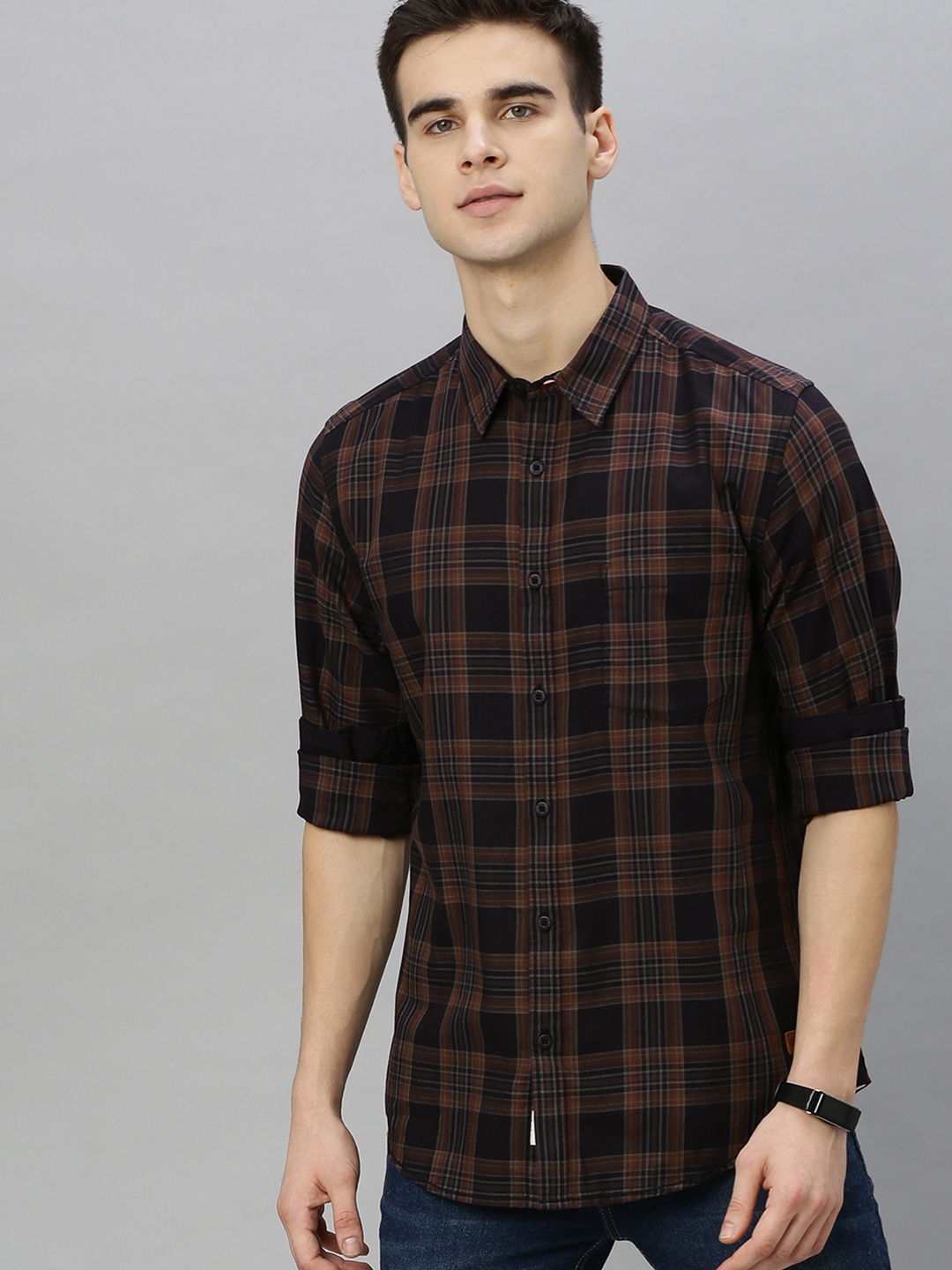 

Roadster Men Black & Brown Regular Fit Checked Casual Shirt