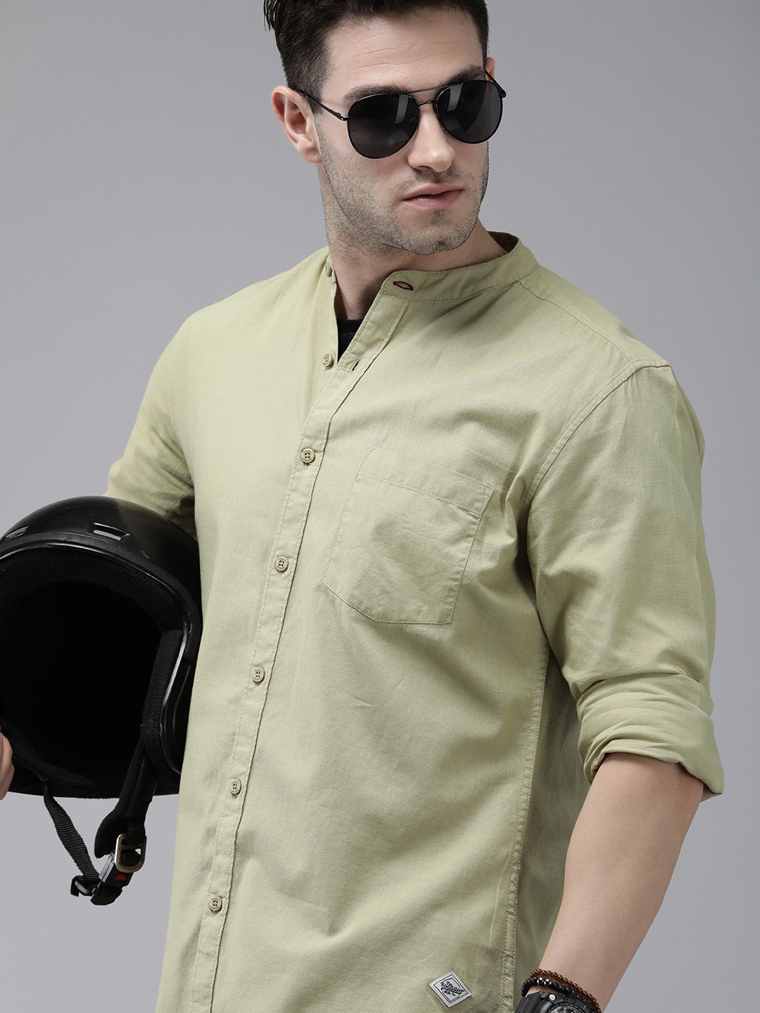 

Roadster Men Beige Solid Regular Fit Mandarian Collar Pure Cotton Sustainable Casual Shirt