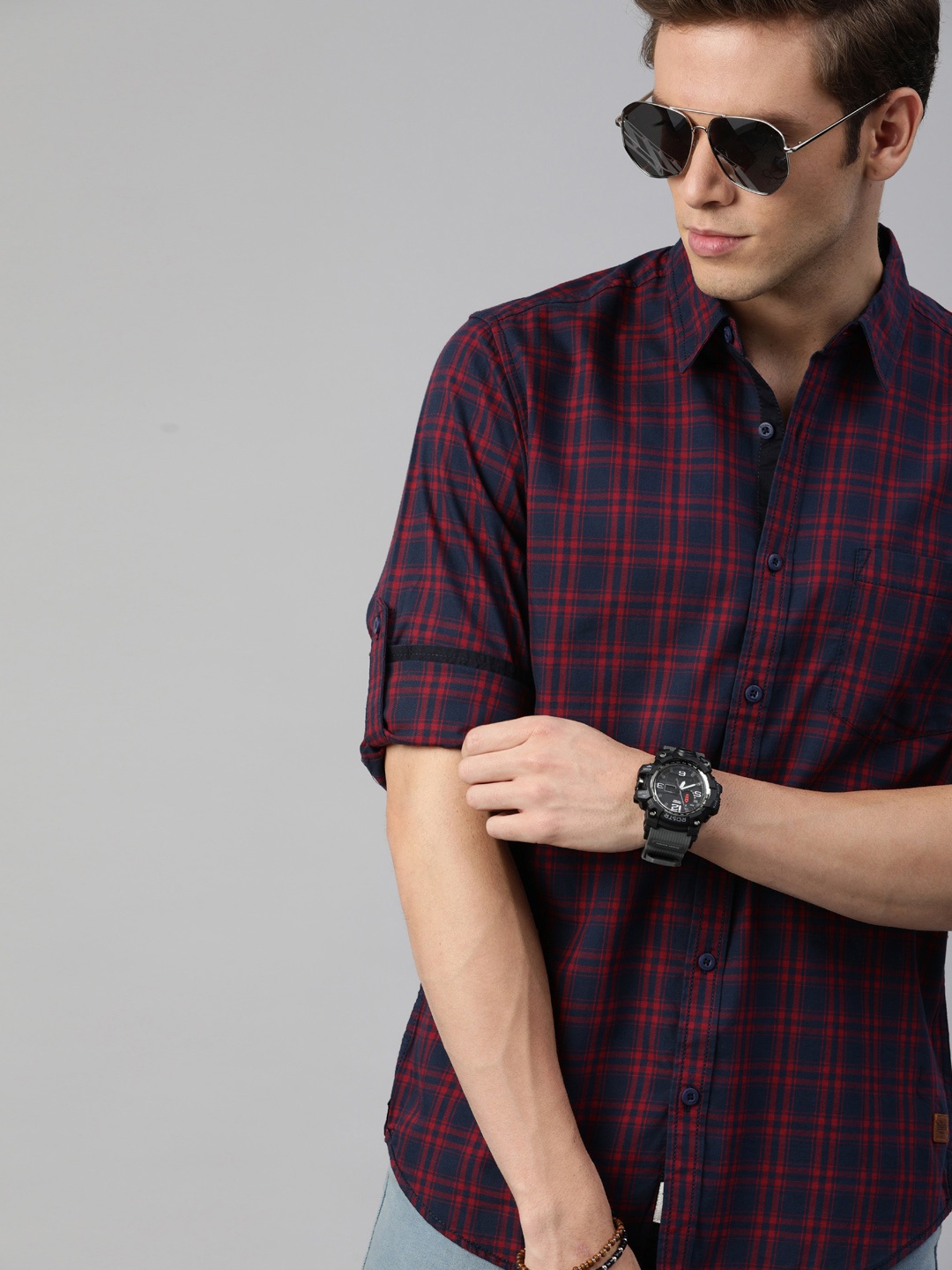 

Roadster Men Navy Blue & Red Checked Pure Cotton Casual Shirt