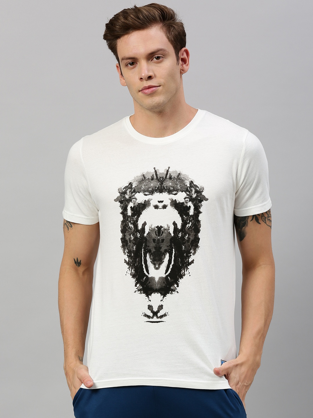 

WROGN x Animal Planet Men White Printed Slim Fit Round Neck Pure Cotton T-shirt