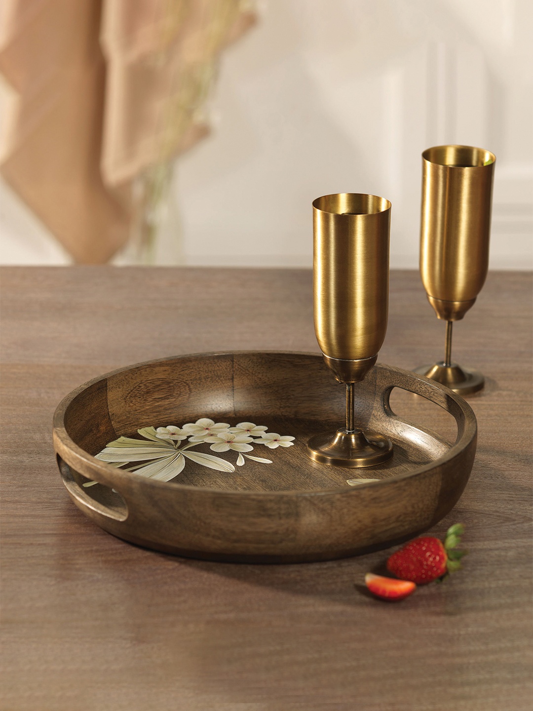 

ellementry Brown Mango Wood Frangipani Round Serving Tray