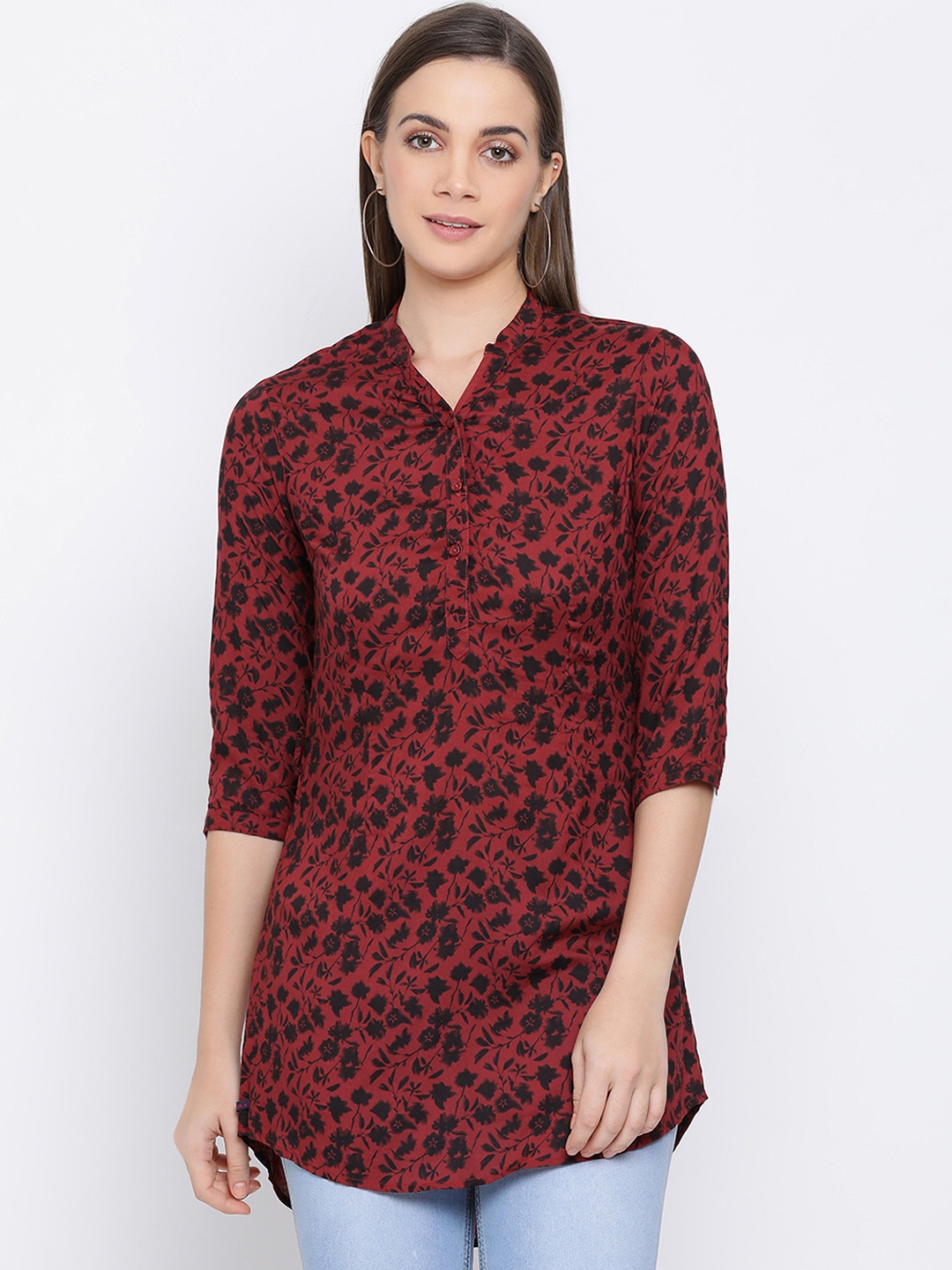 

Crimsoune Club Women Red And Black Floral Printed Shirt Style Top
