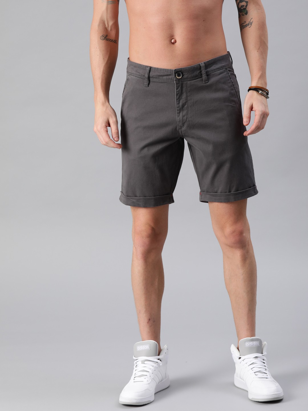 

Roadster Men Charcoal Grey Solid Regular Fit Shorts