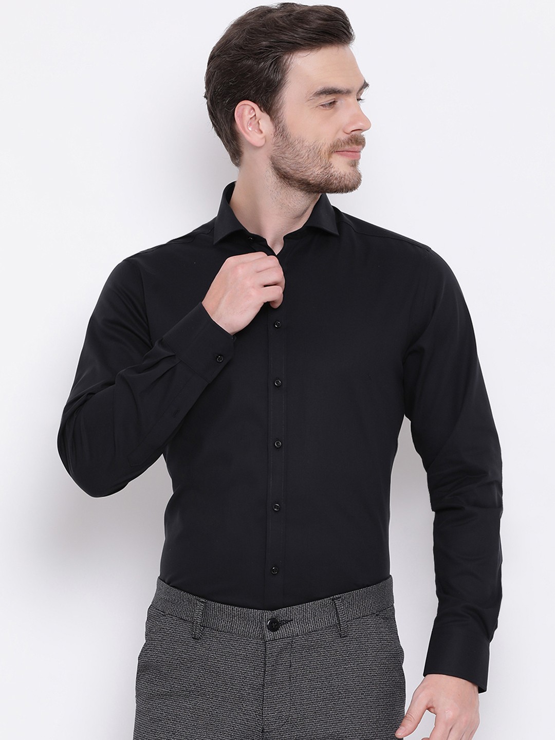 

Bruun & Stengade Men Black Slim Fit Solid Smart Casual Shirt