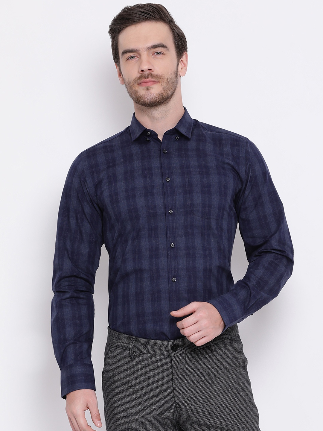 

Bruun & Stengade Men Navy Blue and Blue Slim Fit Checked Casual Shirt