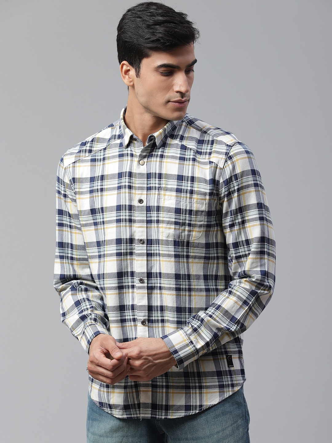 

Blackberrys Men White & Navy Blue Slim Fit Checked Casual Shirt