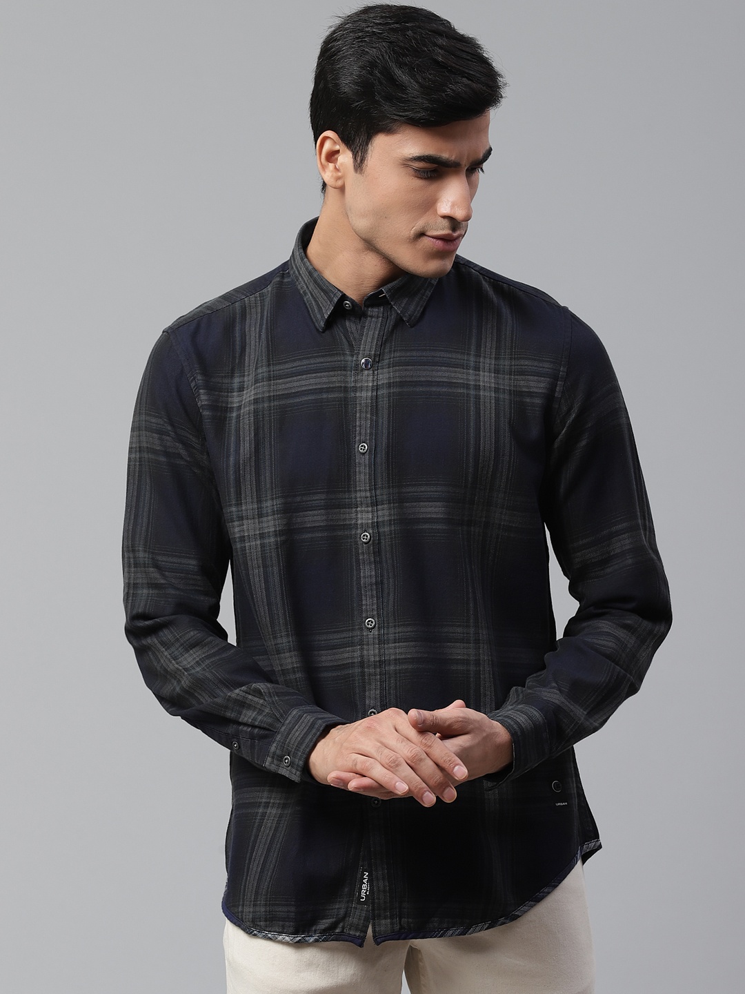 

Blackberrys Men Navy Blue & Charcoal Grey Slim Fit Checked Casual Shirt