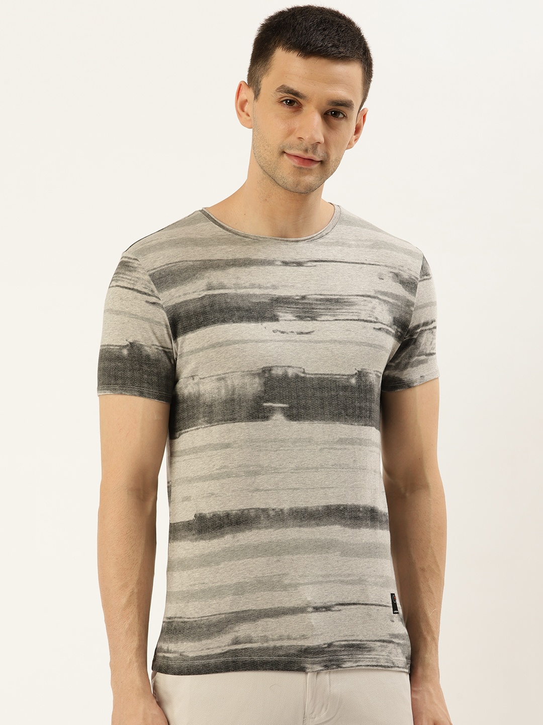 

Blackberrys Men Grey Printed Slim Fit Round Neck T-shirt