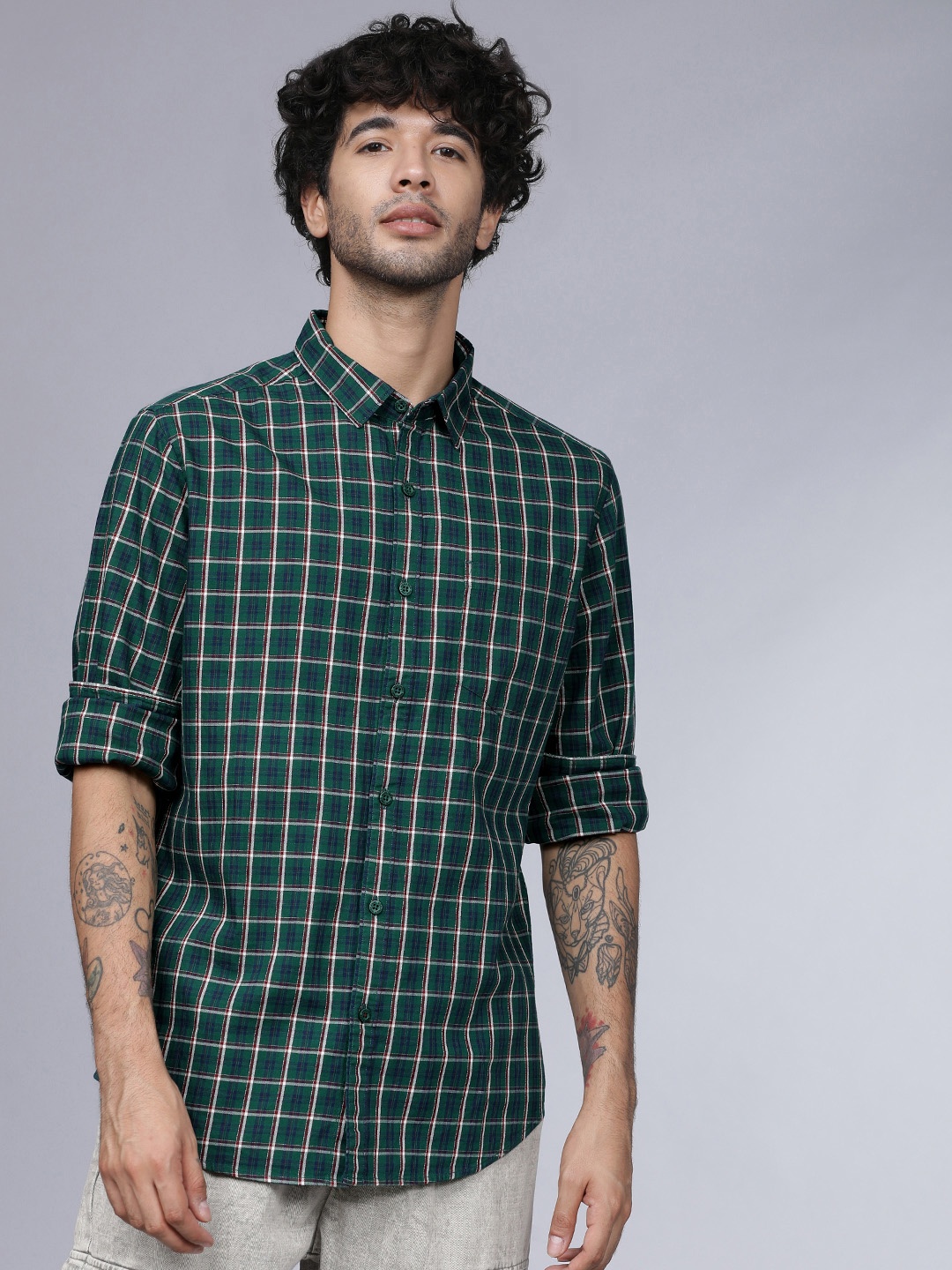 

HIGHLANDER Men Green and Blue Slim Fit Checked Casual Shirt