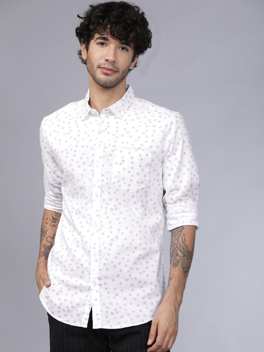 

HIGHLANDER Men White Slim Fit Printed Casual Shirt