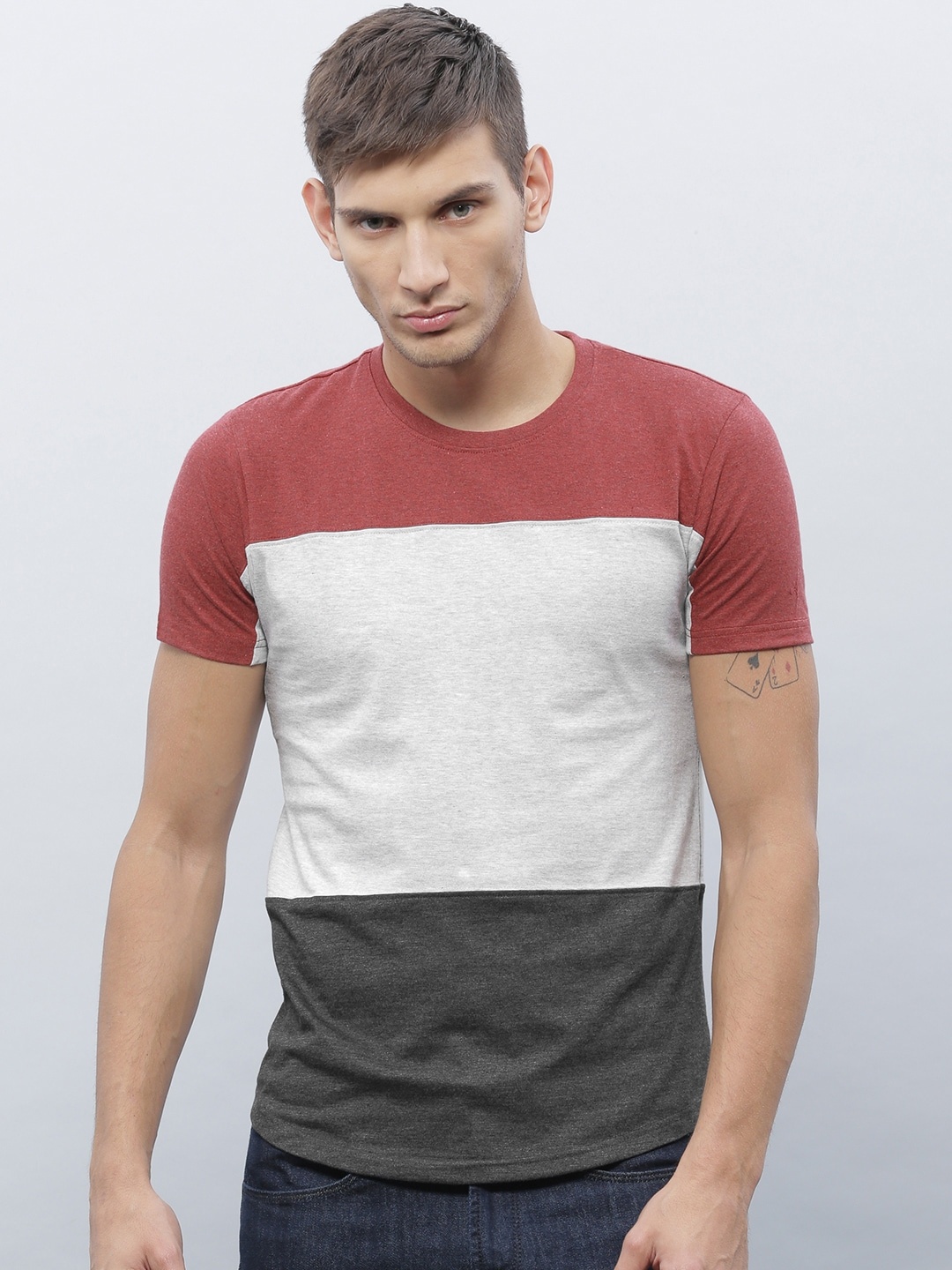 

ether Men Grey Melange & Maroon Colourblocked Round Neck T-shirt
