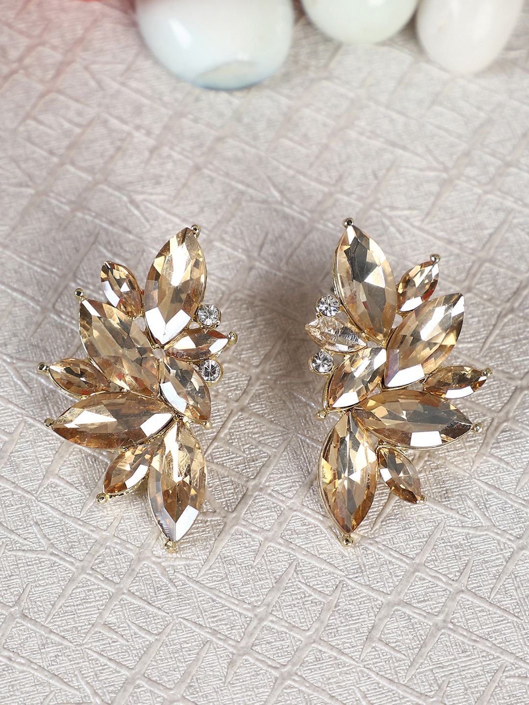 

Shining Diva Fashion Gold-Toned Contemporary Studs