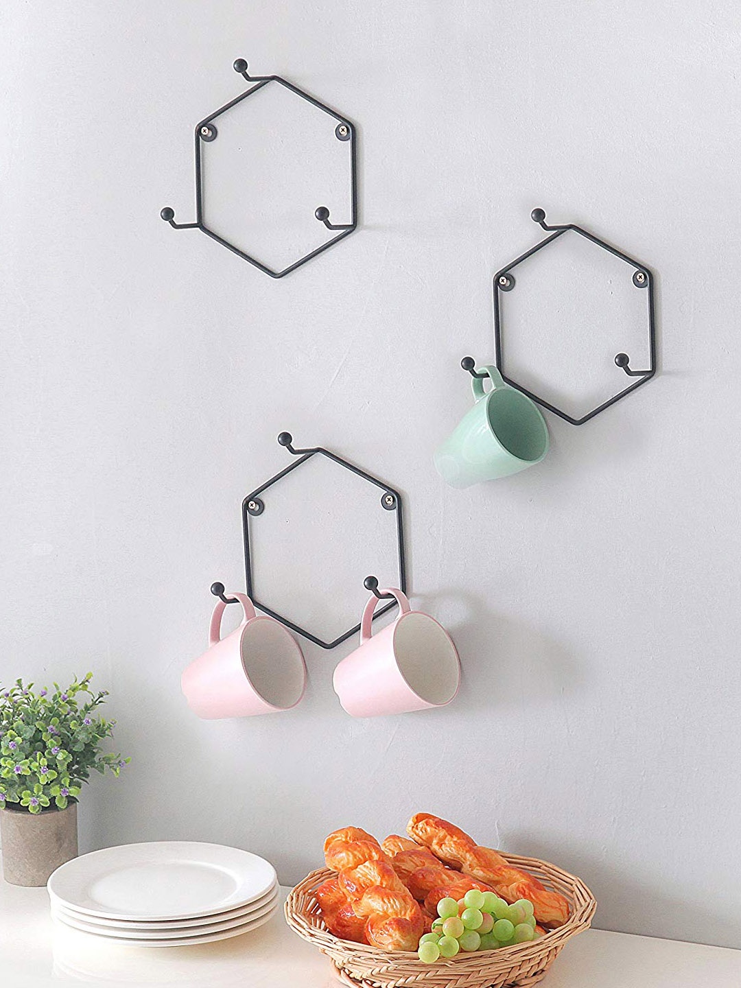 

INCRIZMA Set Of 3 Black Geometric Metal Wall Mounted 3-Hook Mug Rack Holder