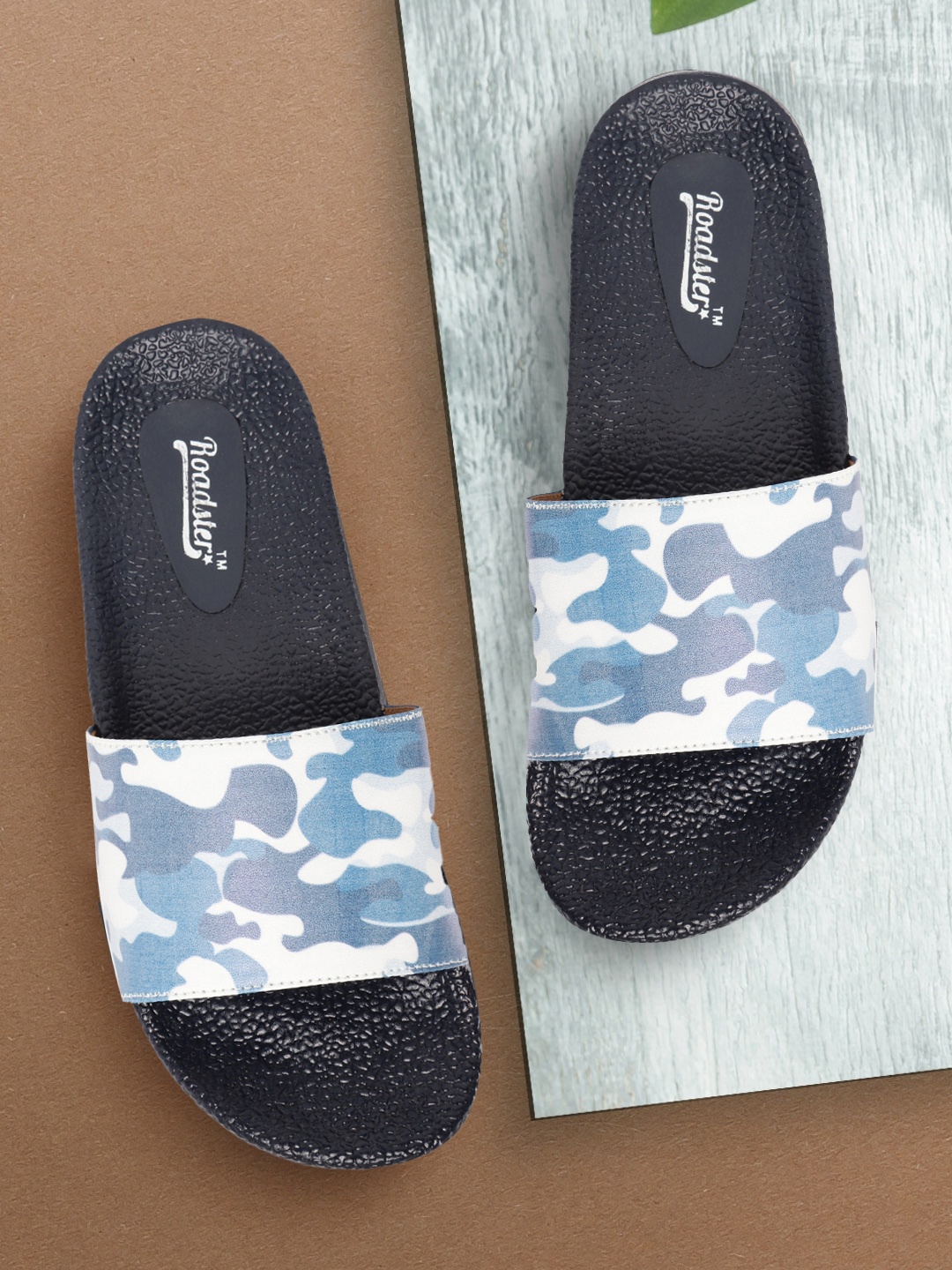

Roadster Women Blue & White Camouflage Print Sliders