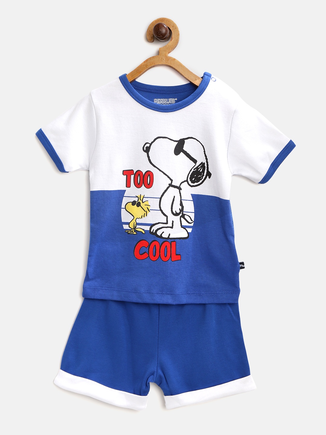

Moms Love Boys Blue & White Snoppy Print T-shirt with Shorts