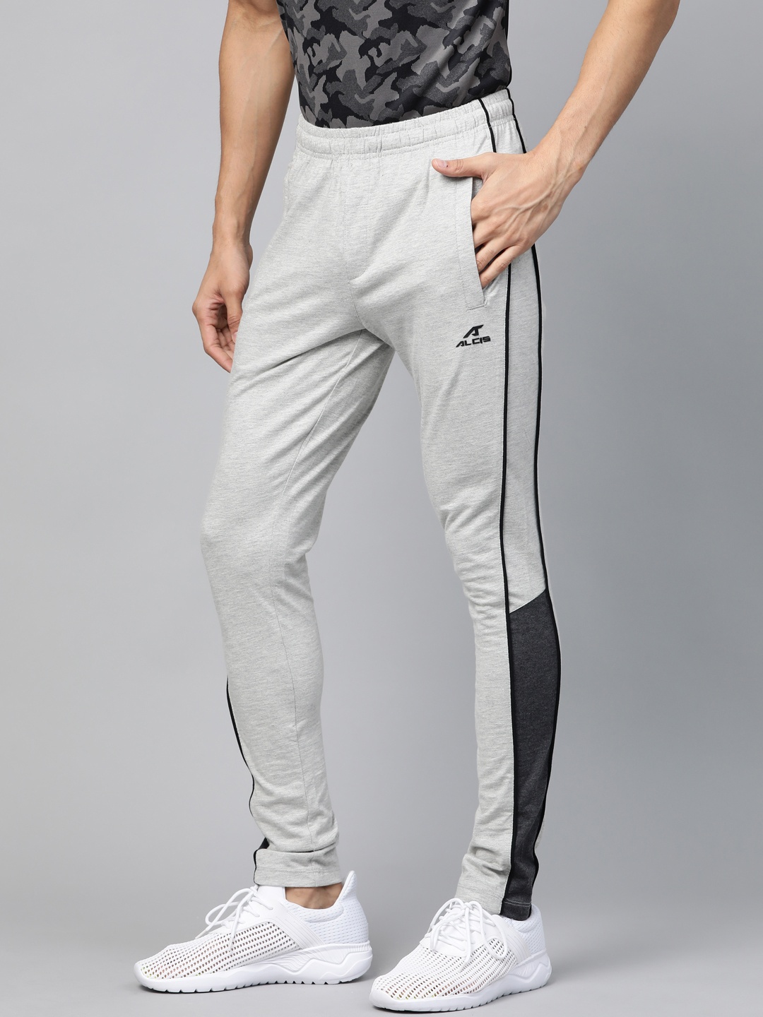 

Alcis Men Grey Melange Solid Outdoor Track Pants