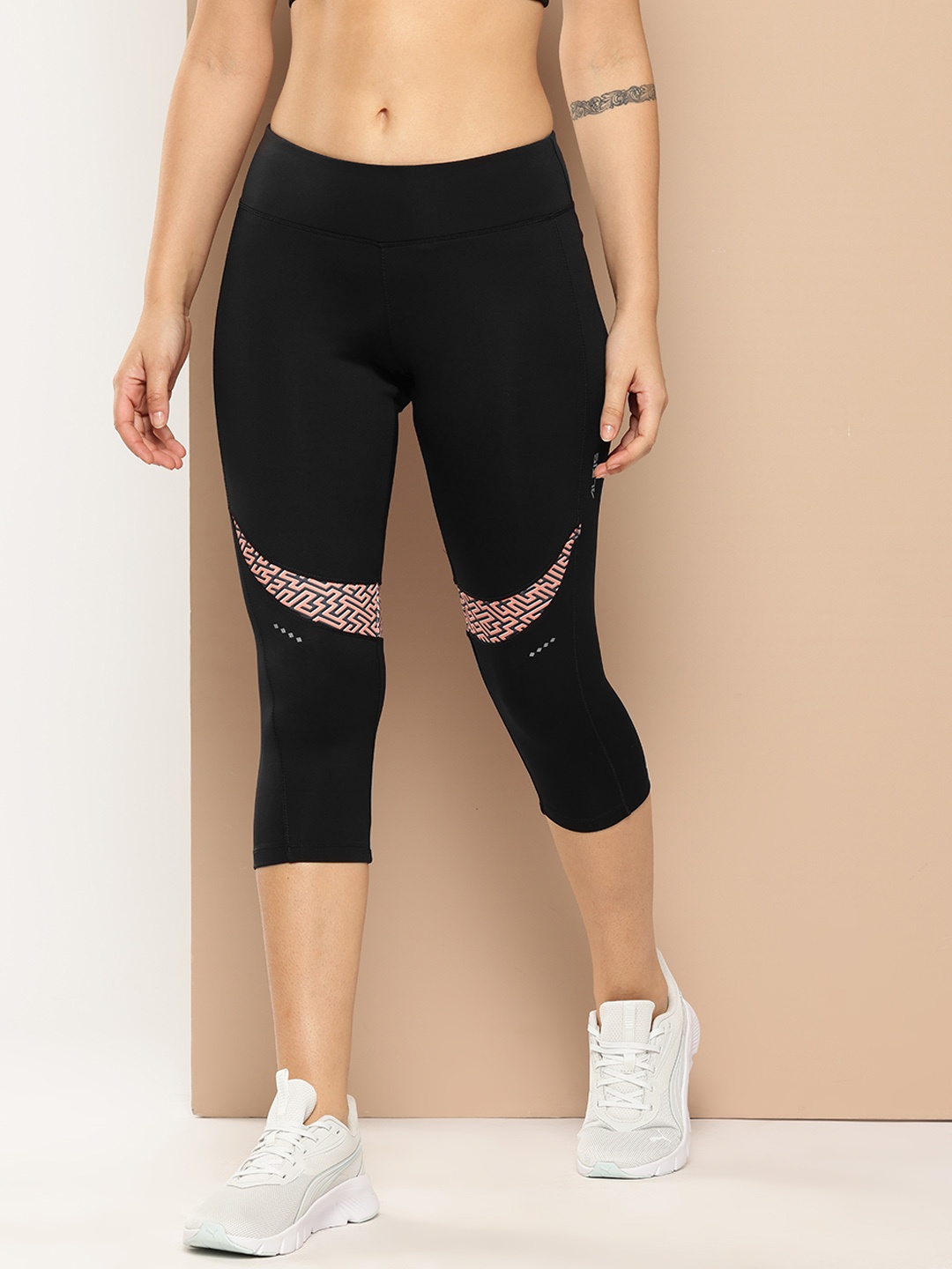 

Alcis Women Geometric Design Element Three-Fourth Training Tights, Black
