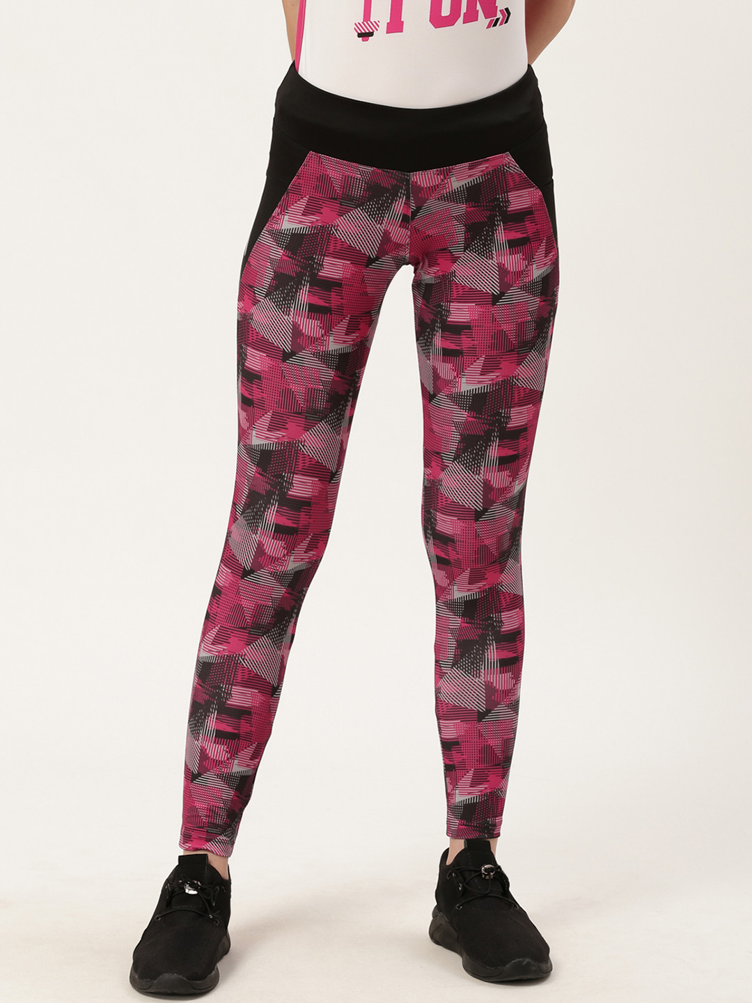 

toothless Women Pink & Black Printed Tights