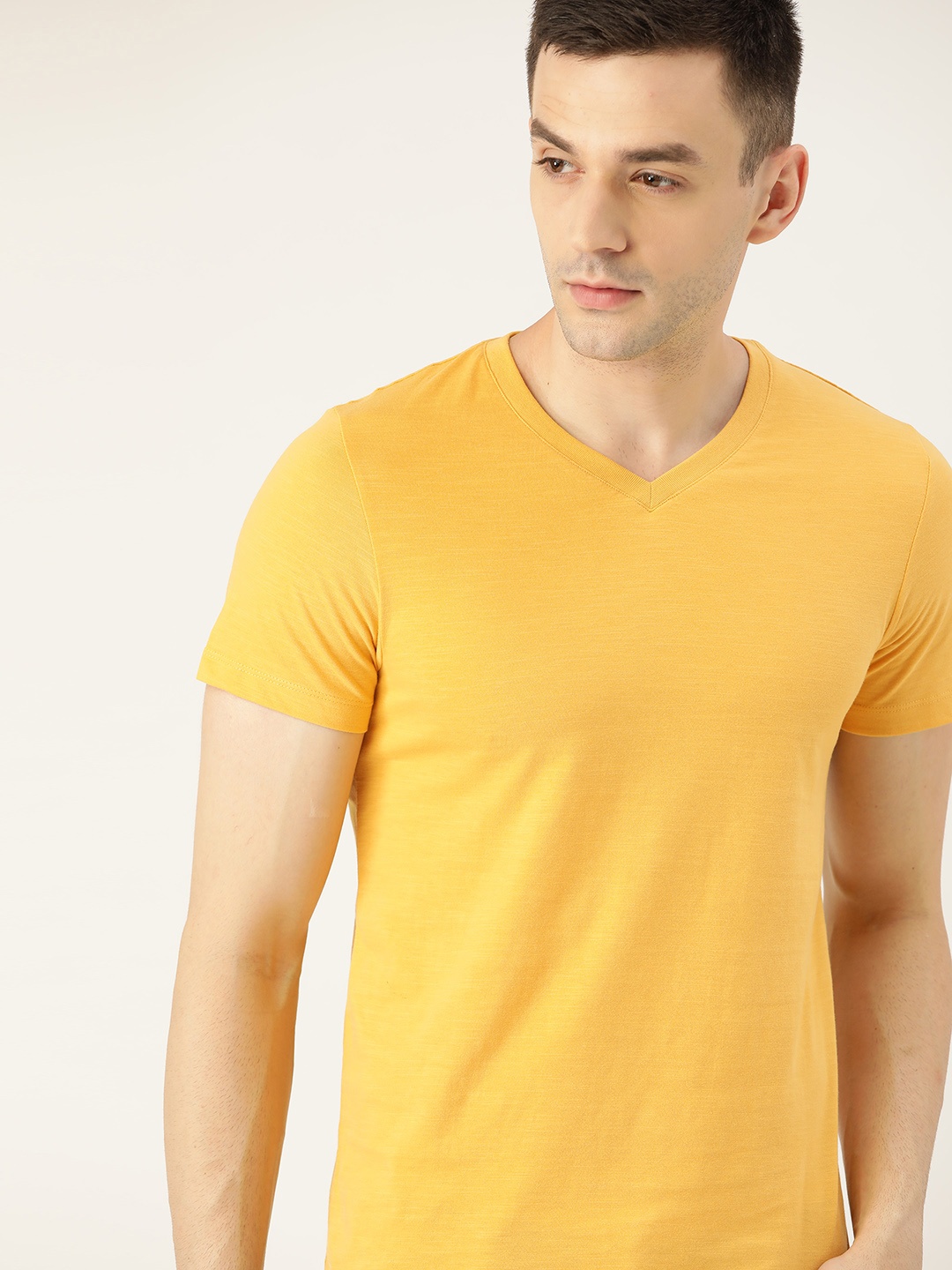 

ether Men Mustard Yellow Solid V-Neck T-shirt