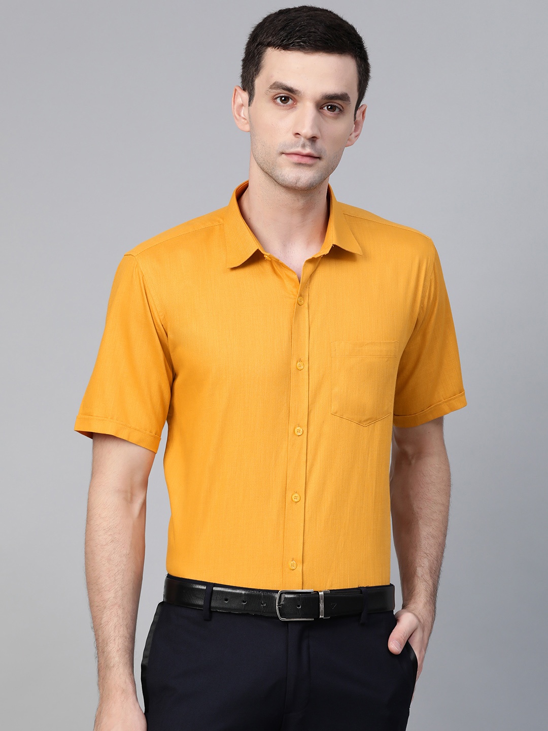 

MANQ Men Mustard Yellow Semi-Slim Fit Solid Formal Shirt