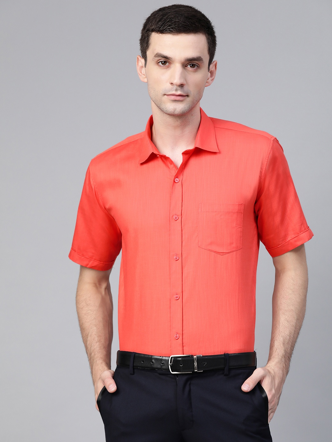 

MANQ Men Coral Orange Semi-Slim Fit Solid Formal Shirt