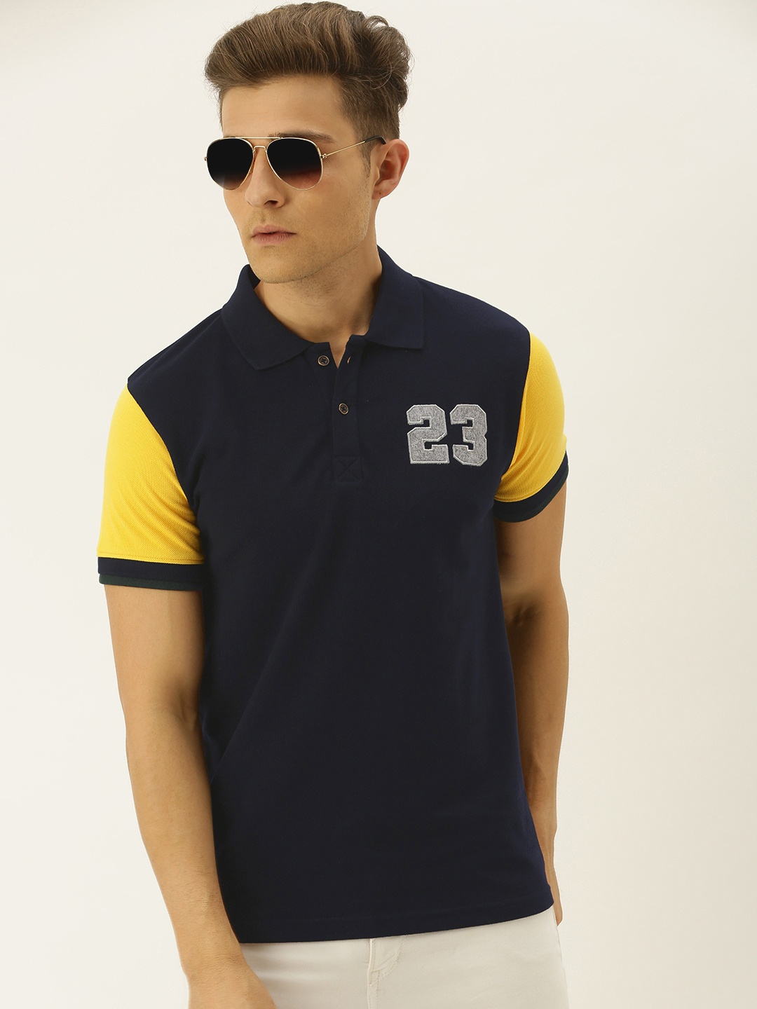 

VEIRDO Men Navy Blue Solid Polo Collar T-shirt With Contrast Sleeves