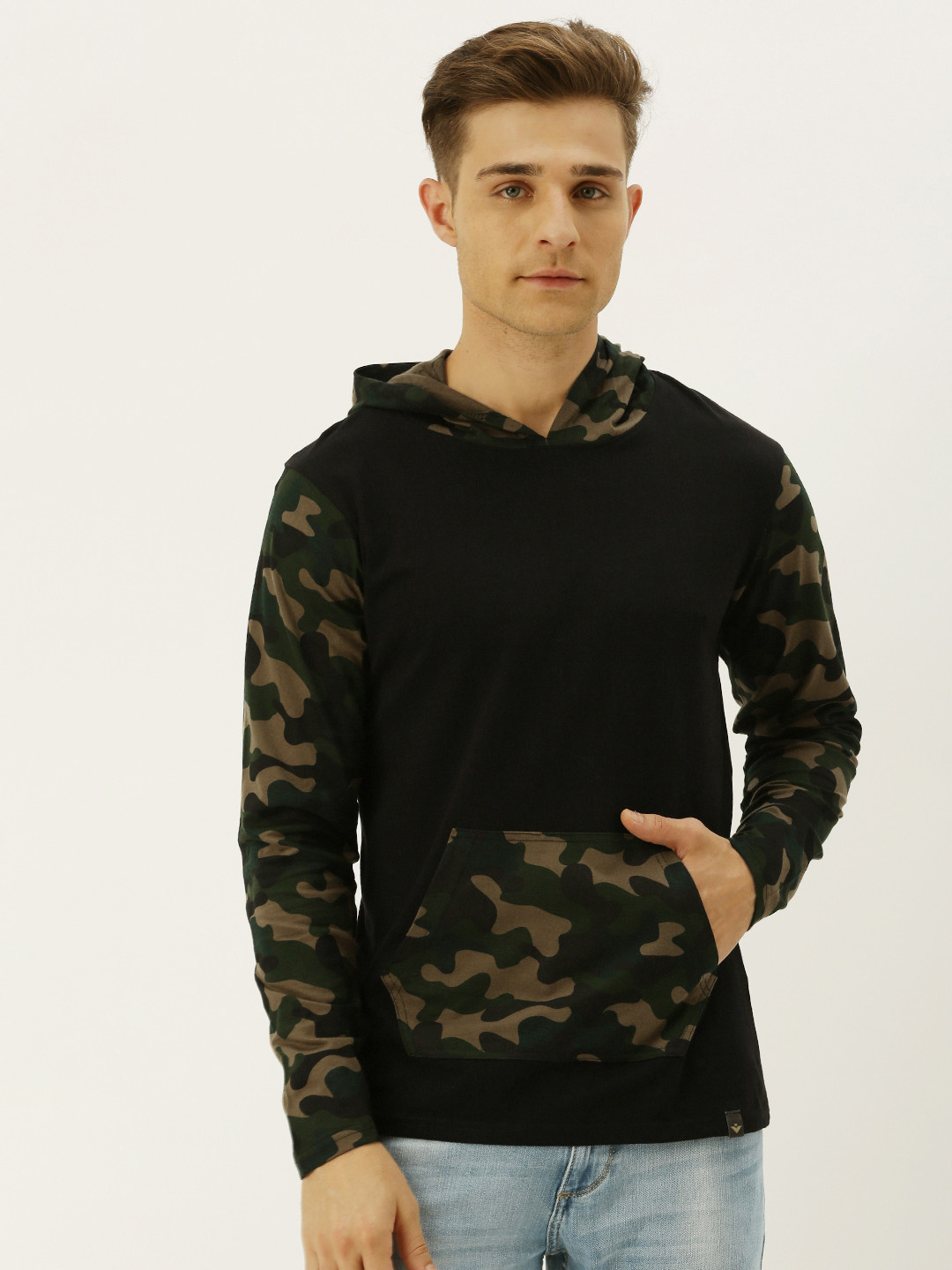 

VEIRDO Men Black & Olive Green Camouflage Printed Hood T-shirt