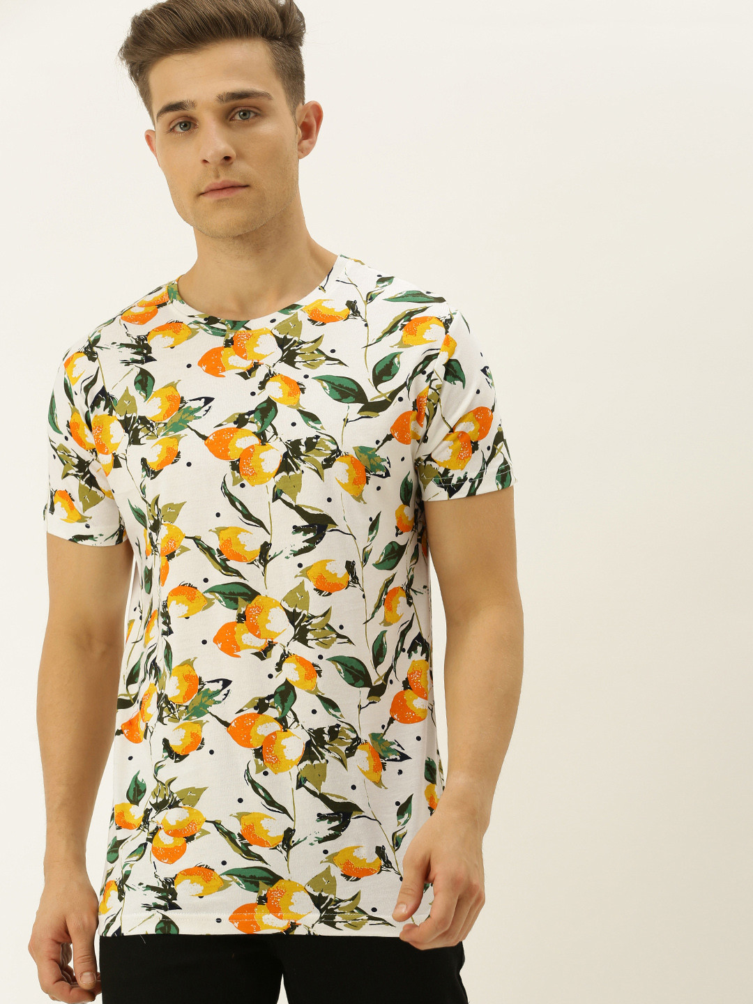 

VEIRDO Men White & Orange Floral Printed Round Neck T-shirt
