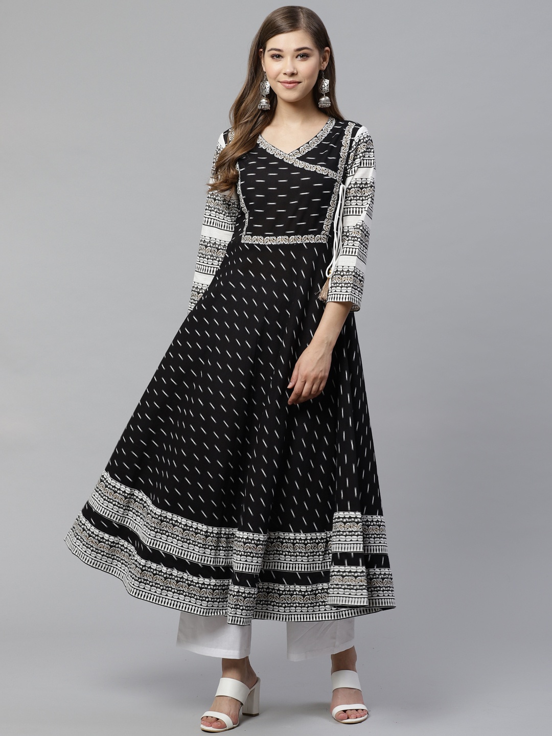 

YASH GALLERY Women Black & White Printed Anarkali Kurta