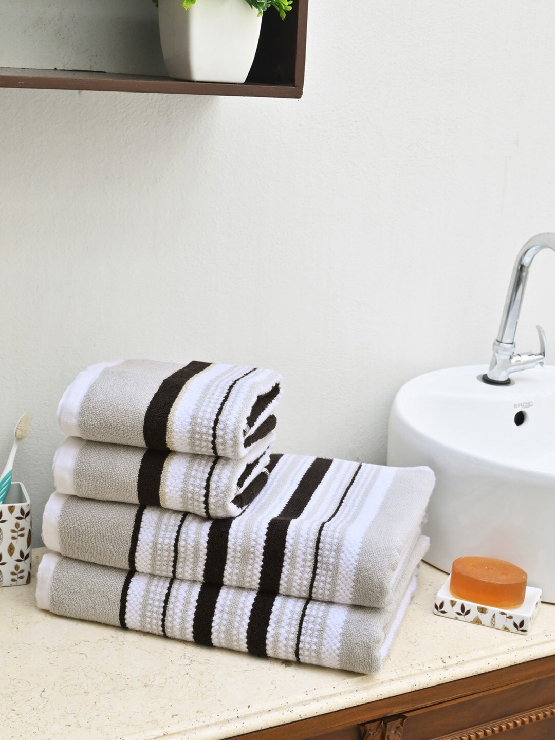 

Avira Home Set of 4 Taupe & Black Striped Madison 600 GSM Towels