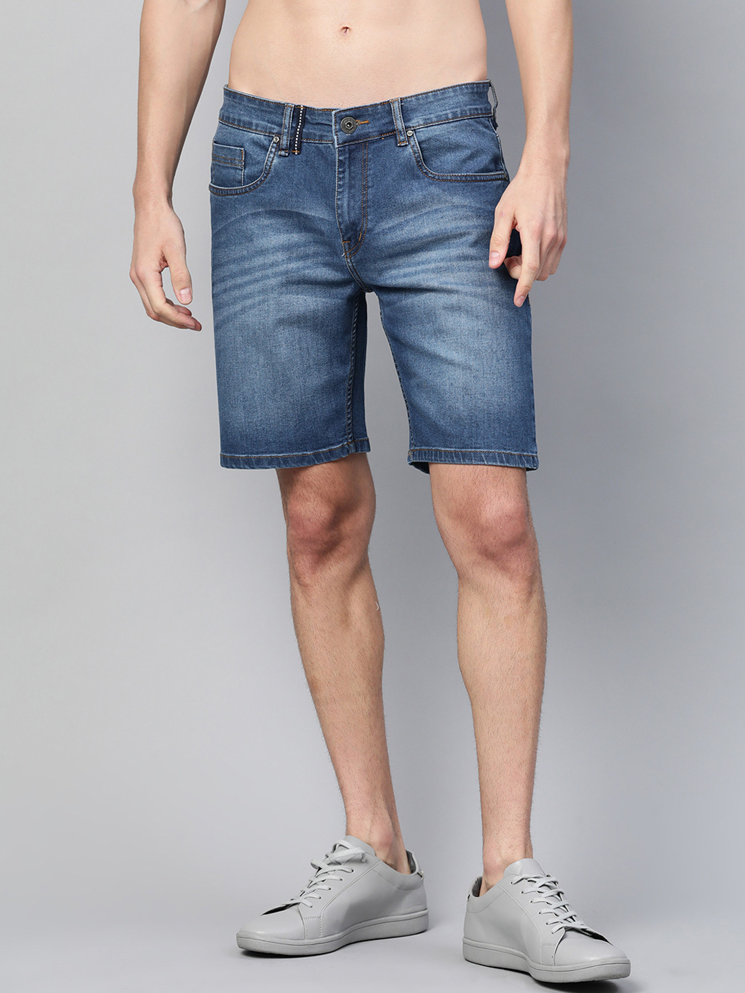 

Roadster Men Blue Washed Regular Fit Denim Shorts