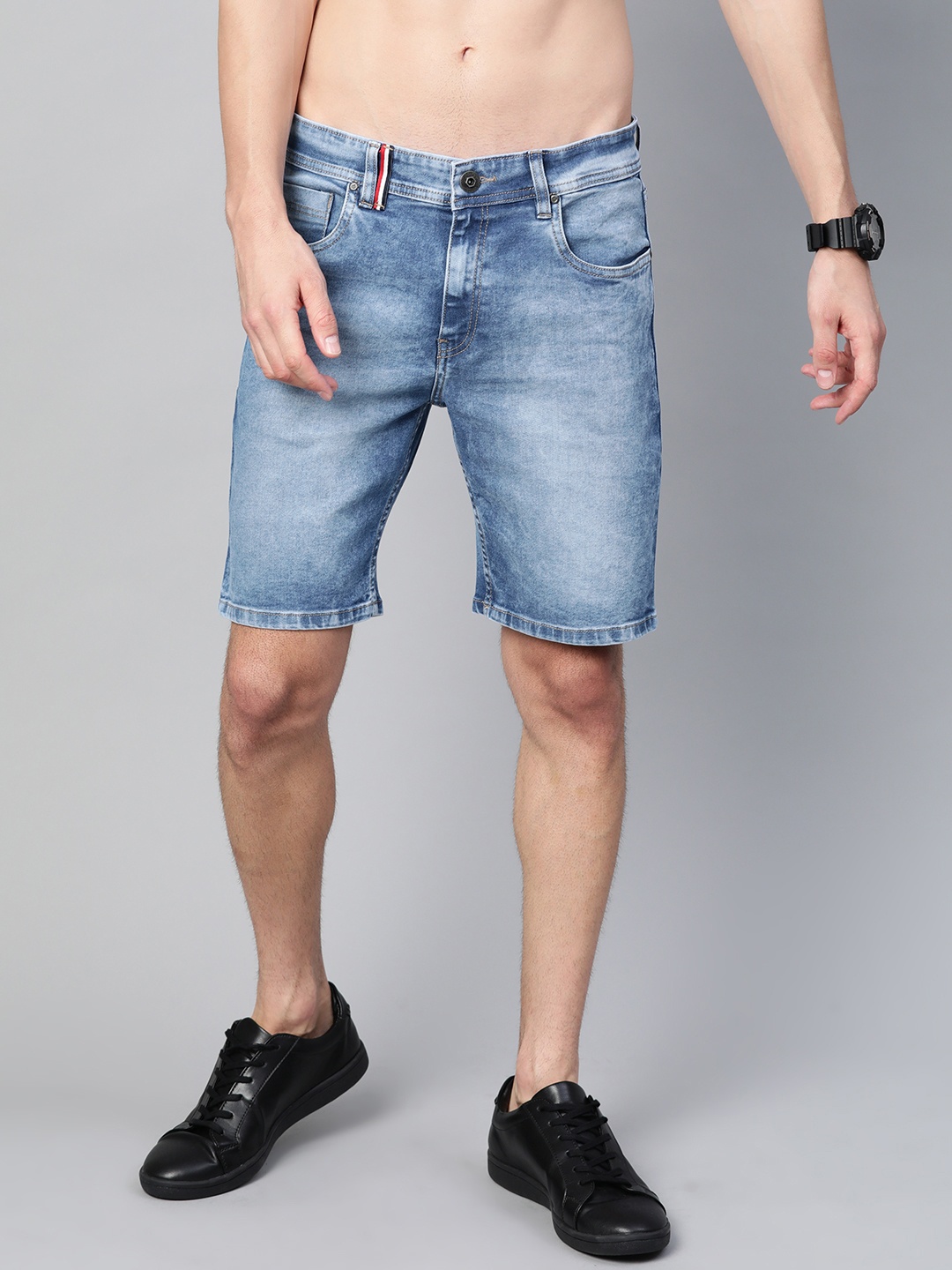 

Roadster Men Blue Washed Regular Fit Denim Shorts