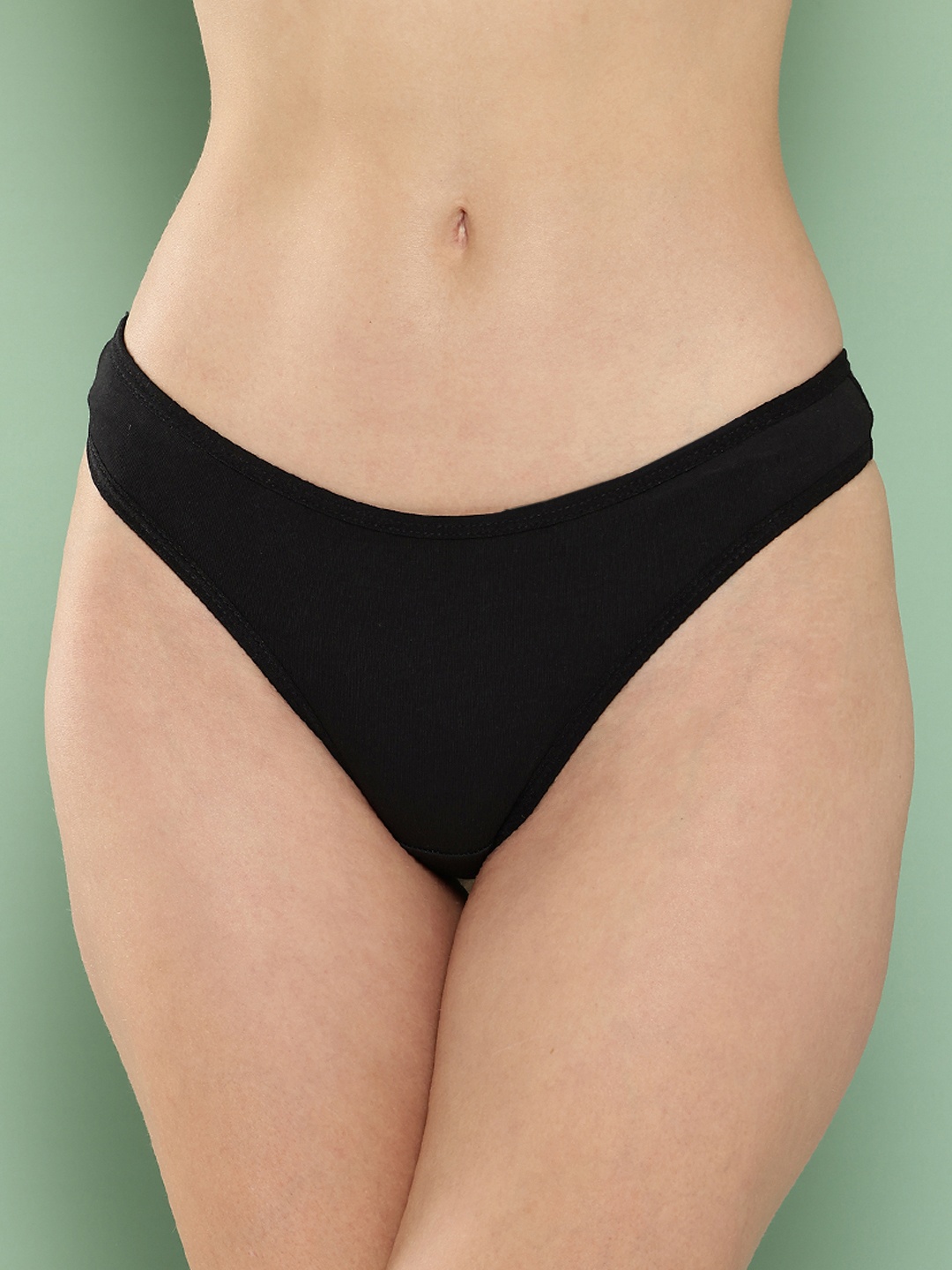 

Leading Lady Black Low-Rise Solid Thongs