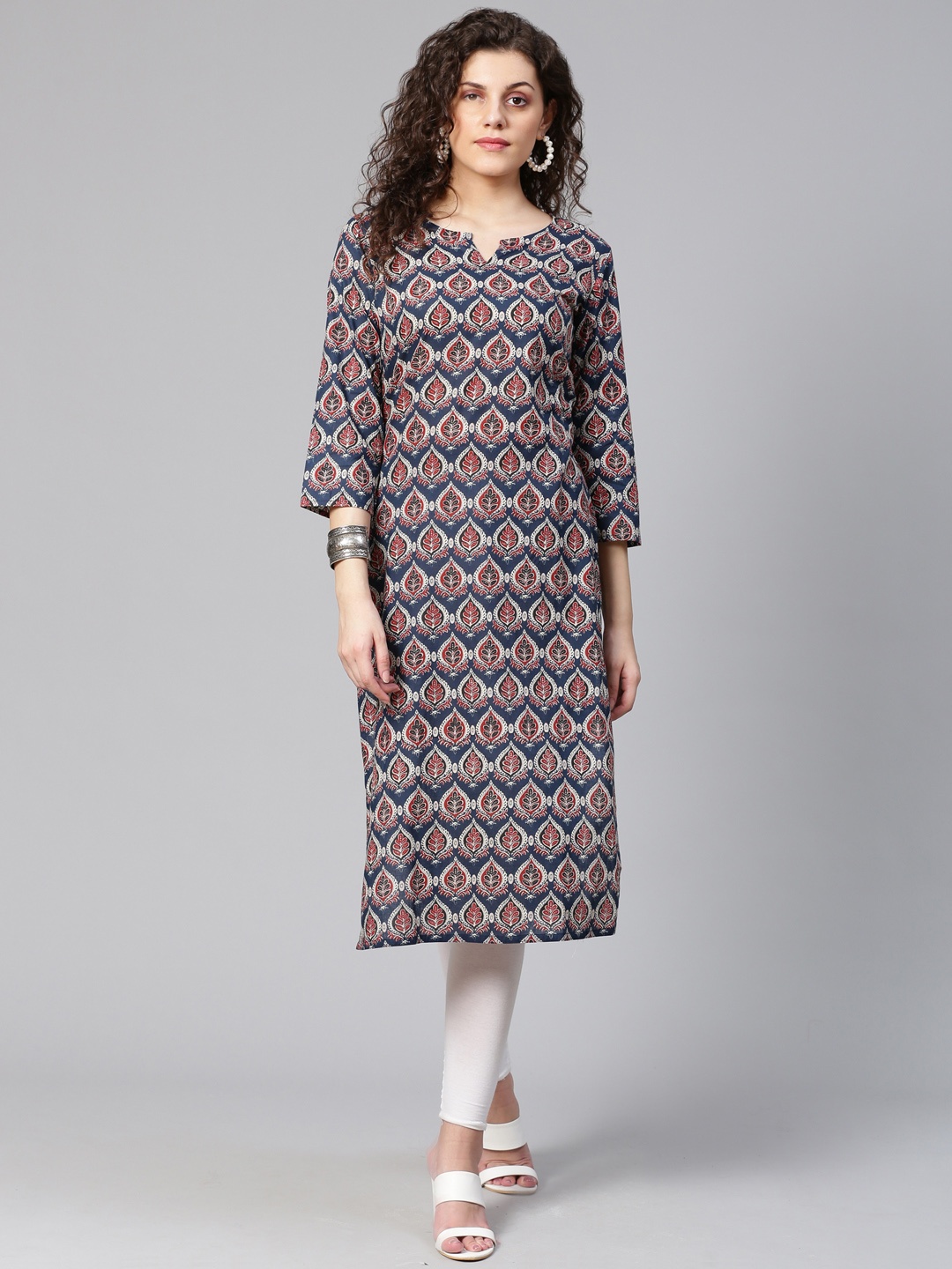 

Meeranshi Women Navy Blue & Maroon Printed Straight Kurta