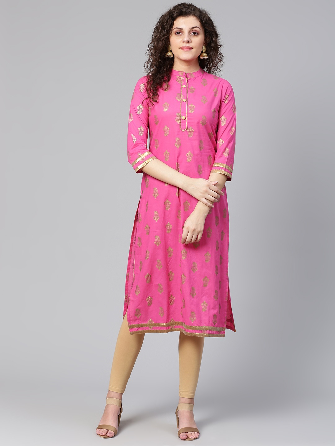 

Meeranshi Women Pink & Golden Printed Straight Kurta