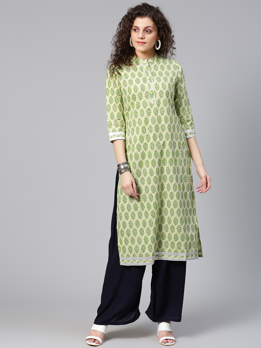 

Meeranshi Women Green Printed Straight Kurta
