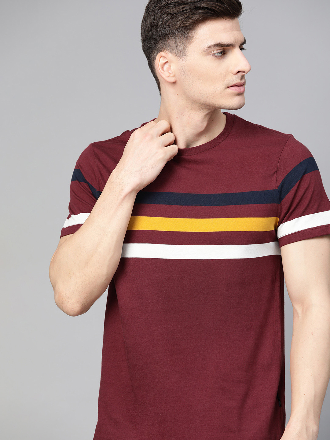 

Roadster Men Maroon Striped Round Neck T-shirt