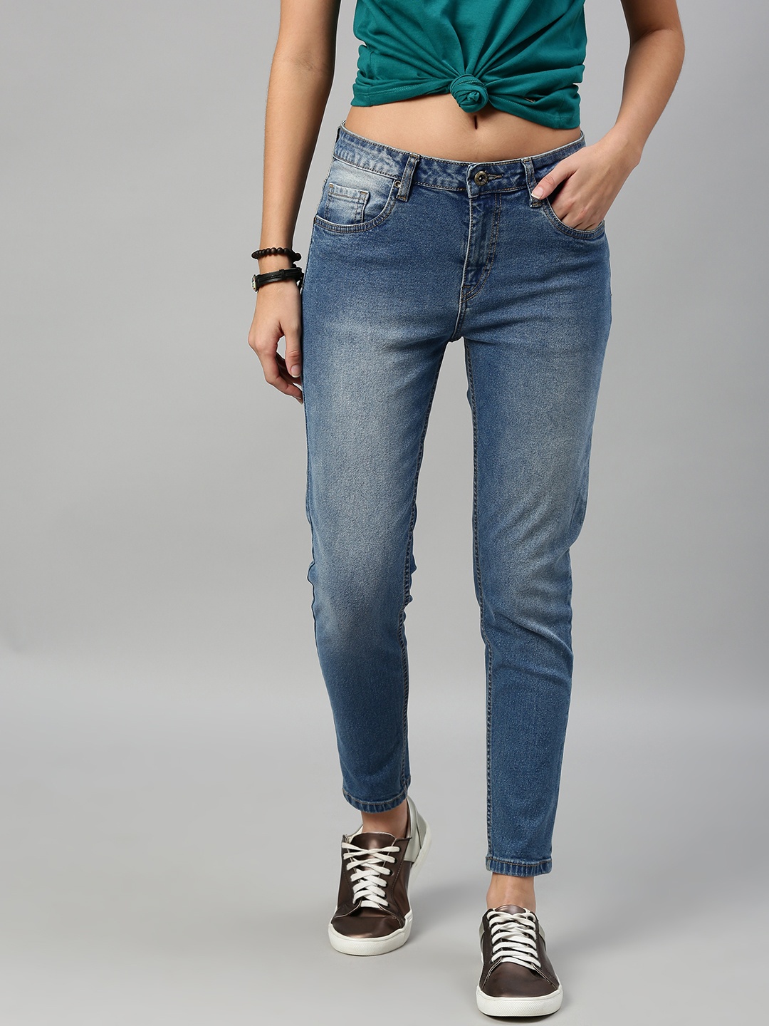 

Roadster Women Blue Skinny Fit Mid-Rise Clean Look Stretchable Cropped Jeans