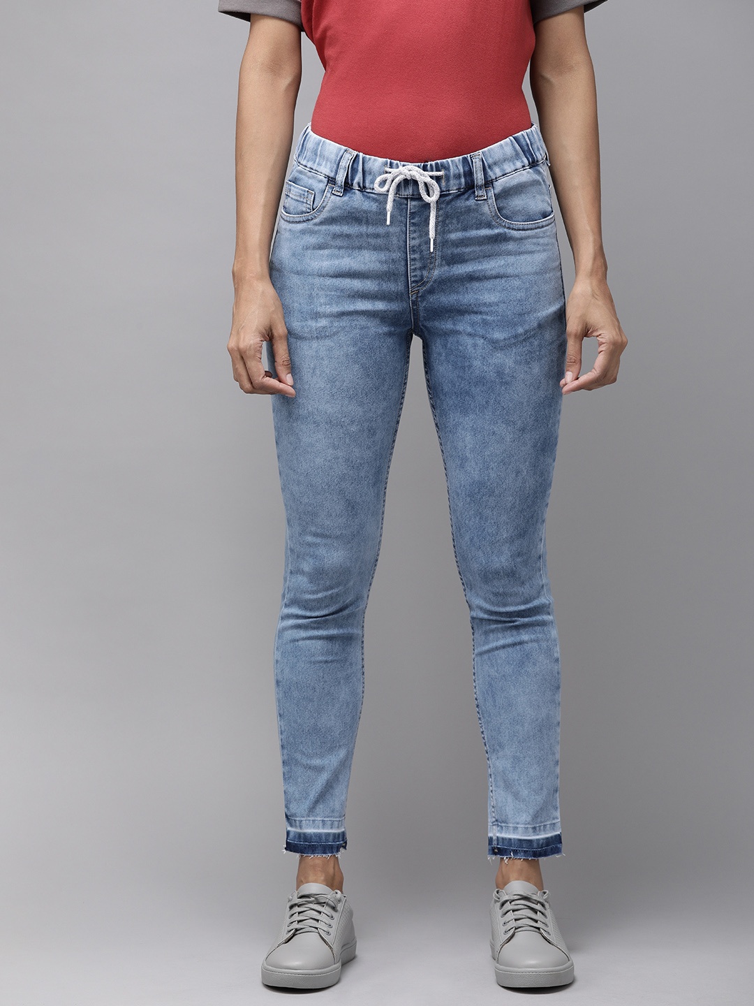 

Roadster Women Blue Skinny Fit Mid-Rise Clean Look Stretchable Cropped Jeans