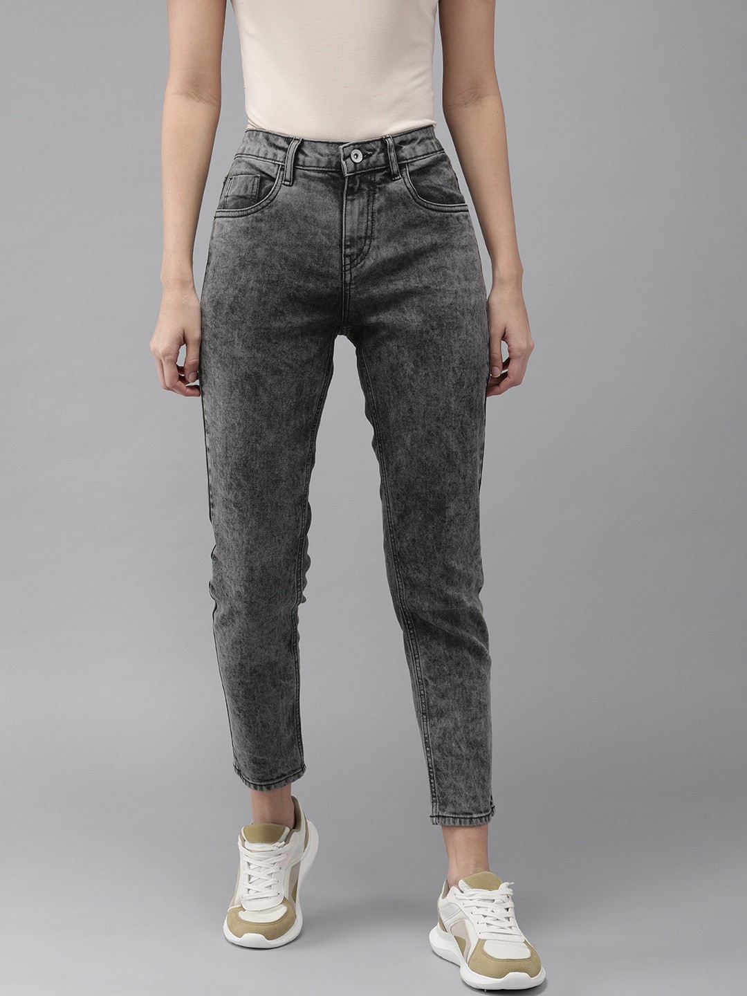 

Roadster Women Grey Skinny Fit Mid-Rise Clean Look Stretchable Cropped Jeans