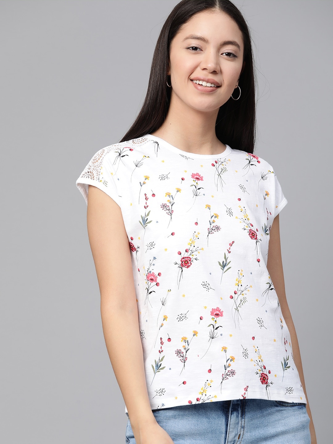 

Mast & Harbour Women White Floral Print Round Neck T-shirt