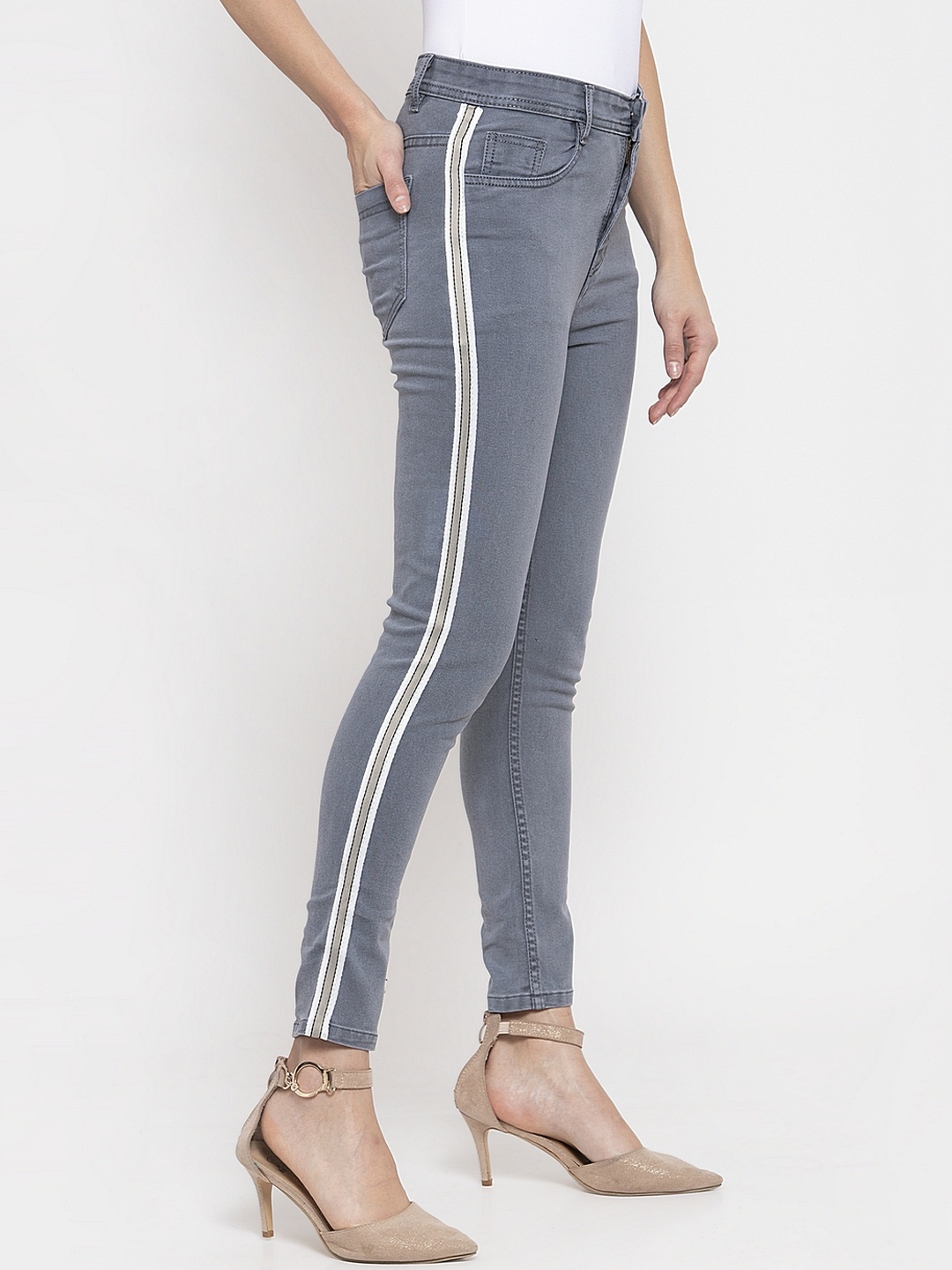 

KASSUALLY Women Grey Skinny Fit Mid-Rise Clean Look Jeans with Side Stripes