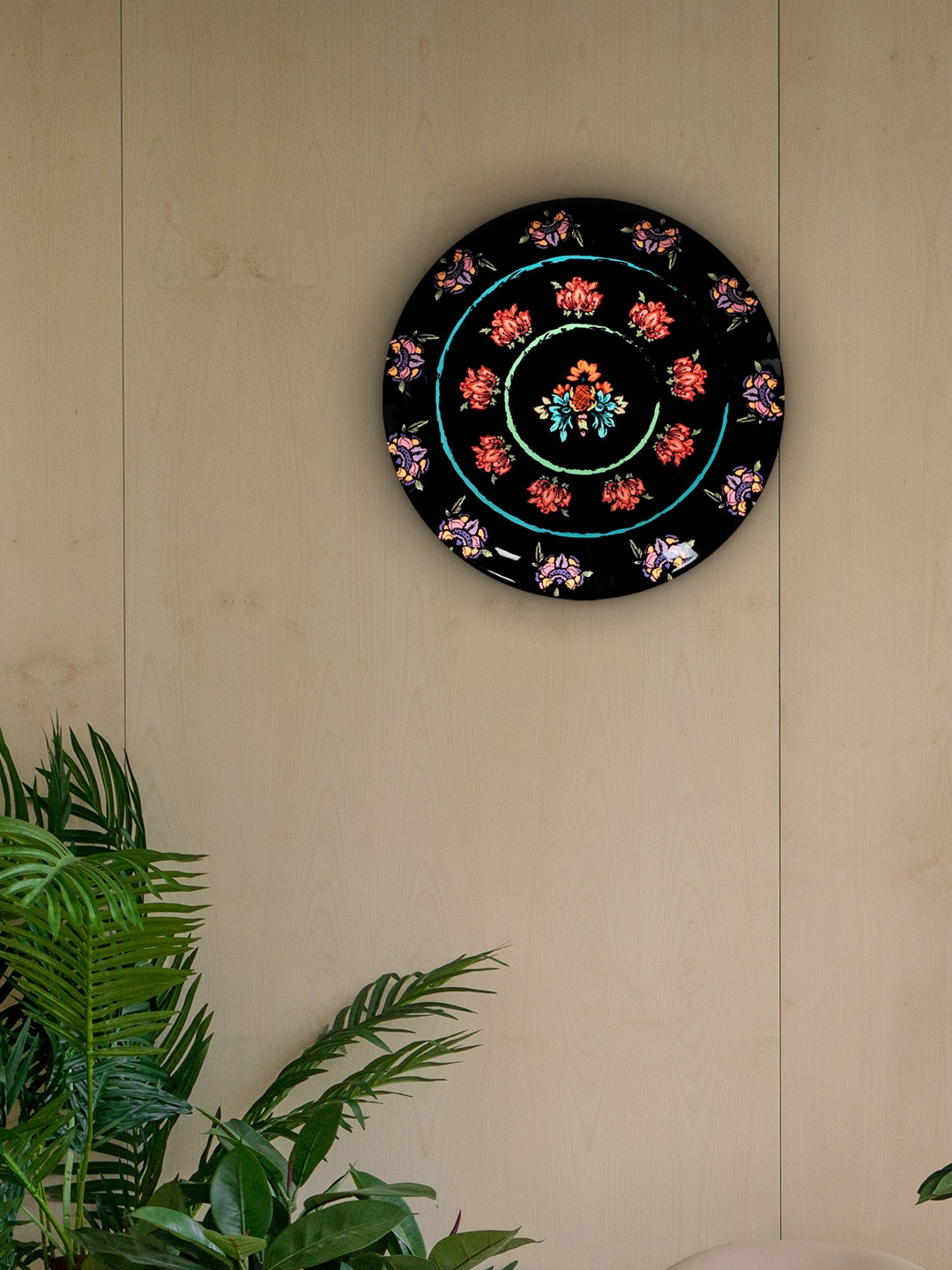 

KOLOROBIA Black & Pink Floral Printed Wall Plate Decor
