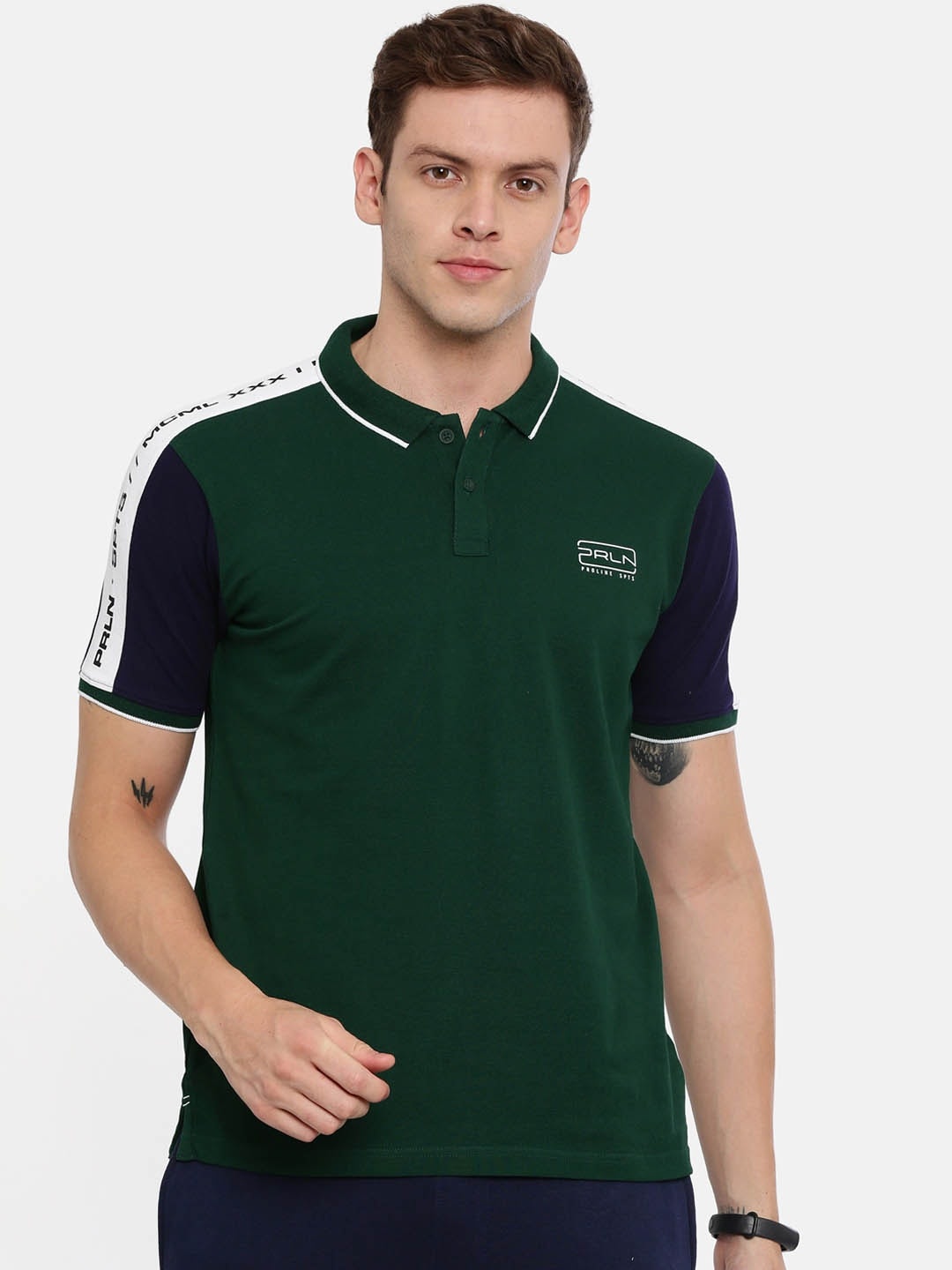 

Proline Men Green Solid Polo Collar T-shirt