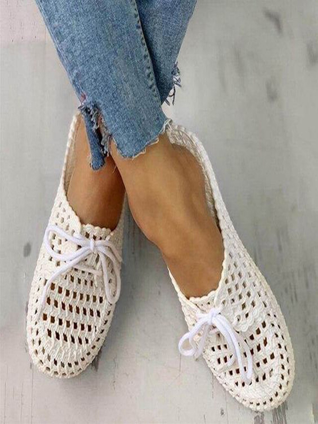

Shoetopia Women Cream-Coloured Woven Design Mules