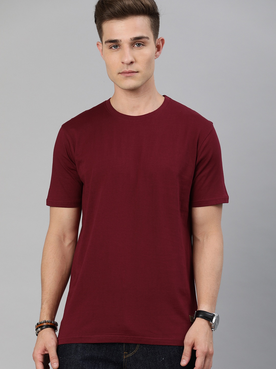 

Roadster Men Maroon Solid Round Neck Pure Cotton T-shirt