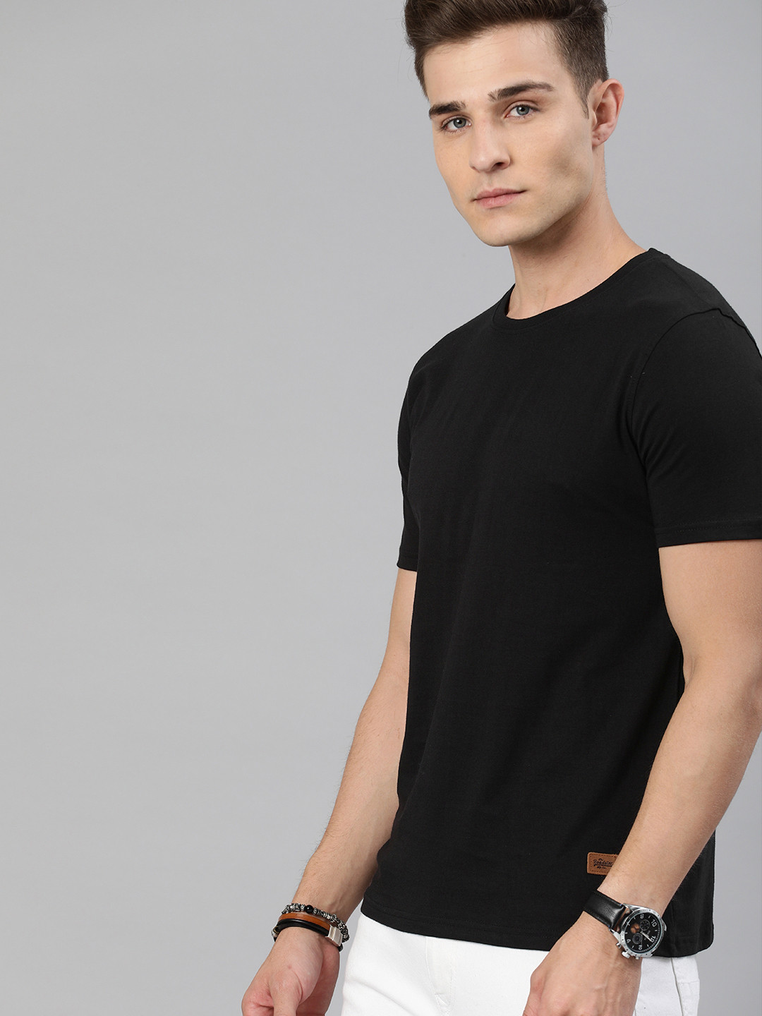 

Roadster Men Black Solid Round Neck Pure Cotton T-shirt