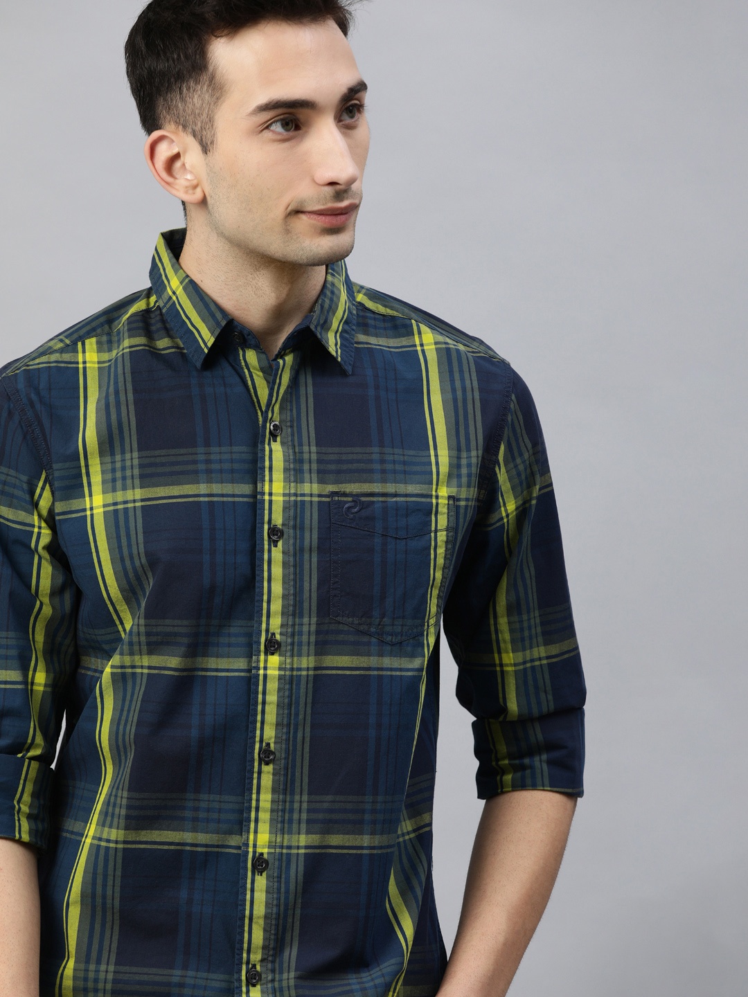 

Denizen From Levis Men Green & Green Regular Fit Checked Casual Shirt